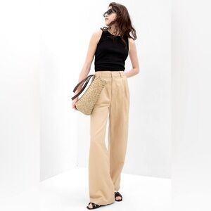 Gap linen cotton pleated pants.